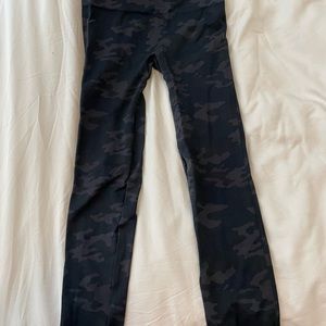 Spanx Camo Leggings Large
